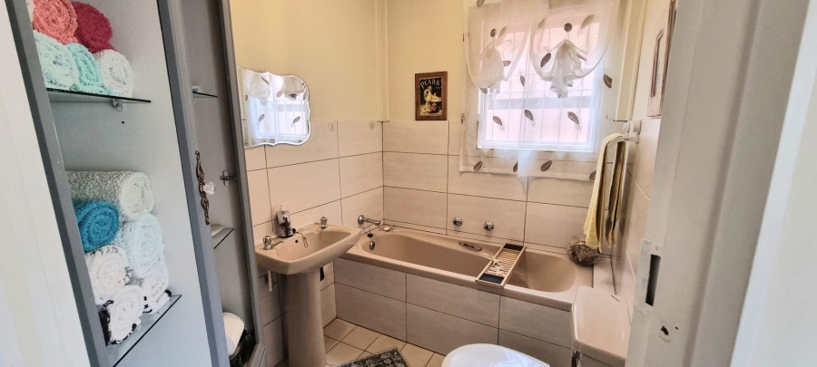 3 Bedroom Property for Sale in Langenhovenpark Free State